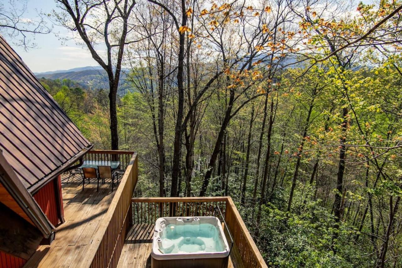 Bear View Chalet With Hot Tub And Near Ober Gatlinburg Extérieur photo