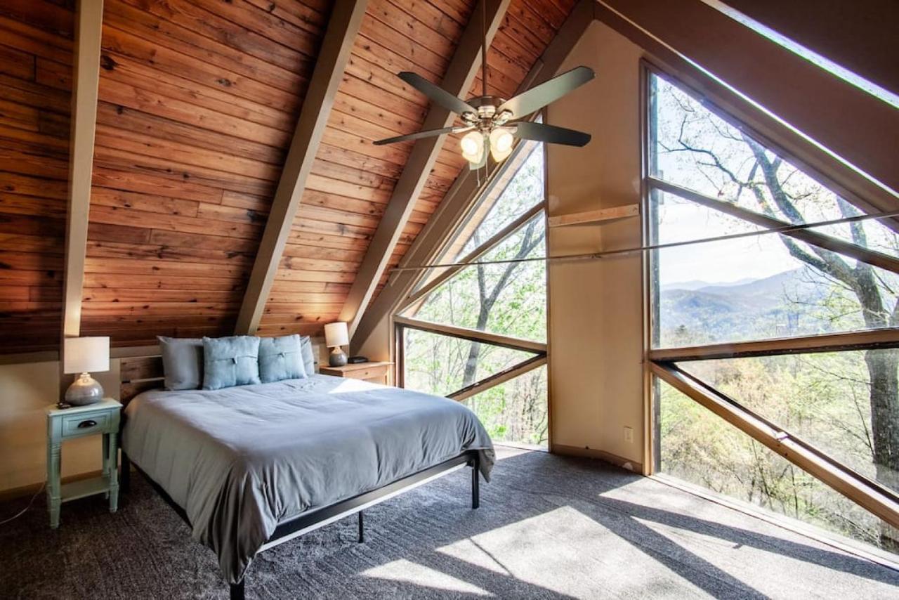 Bear View Chalet With Hot Tub And Near Ober Gatlinburg Extérieur photo