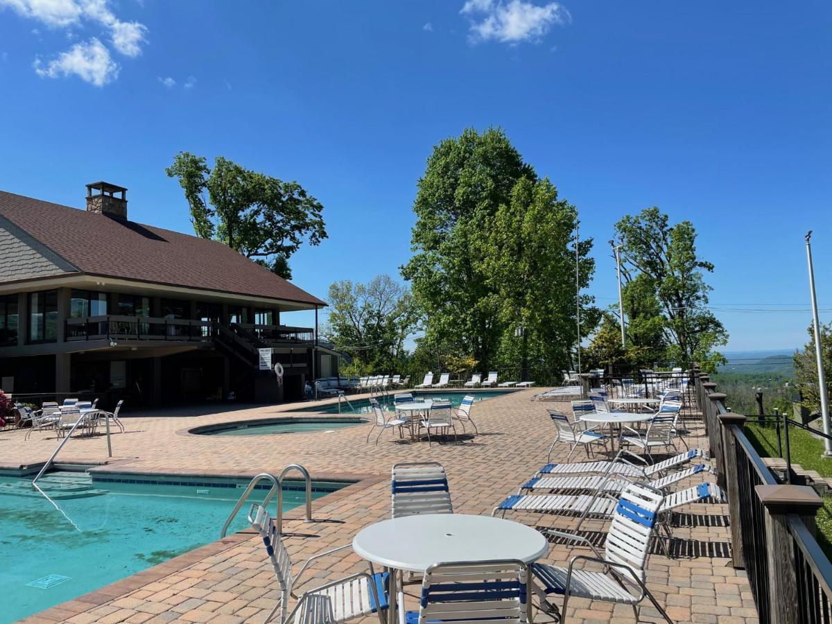Bear View Chalet With Hot Tub And Near Ober Gatlinburg Extérieur photo
