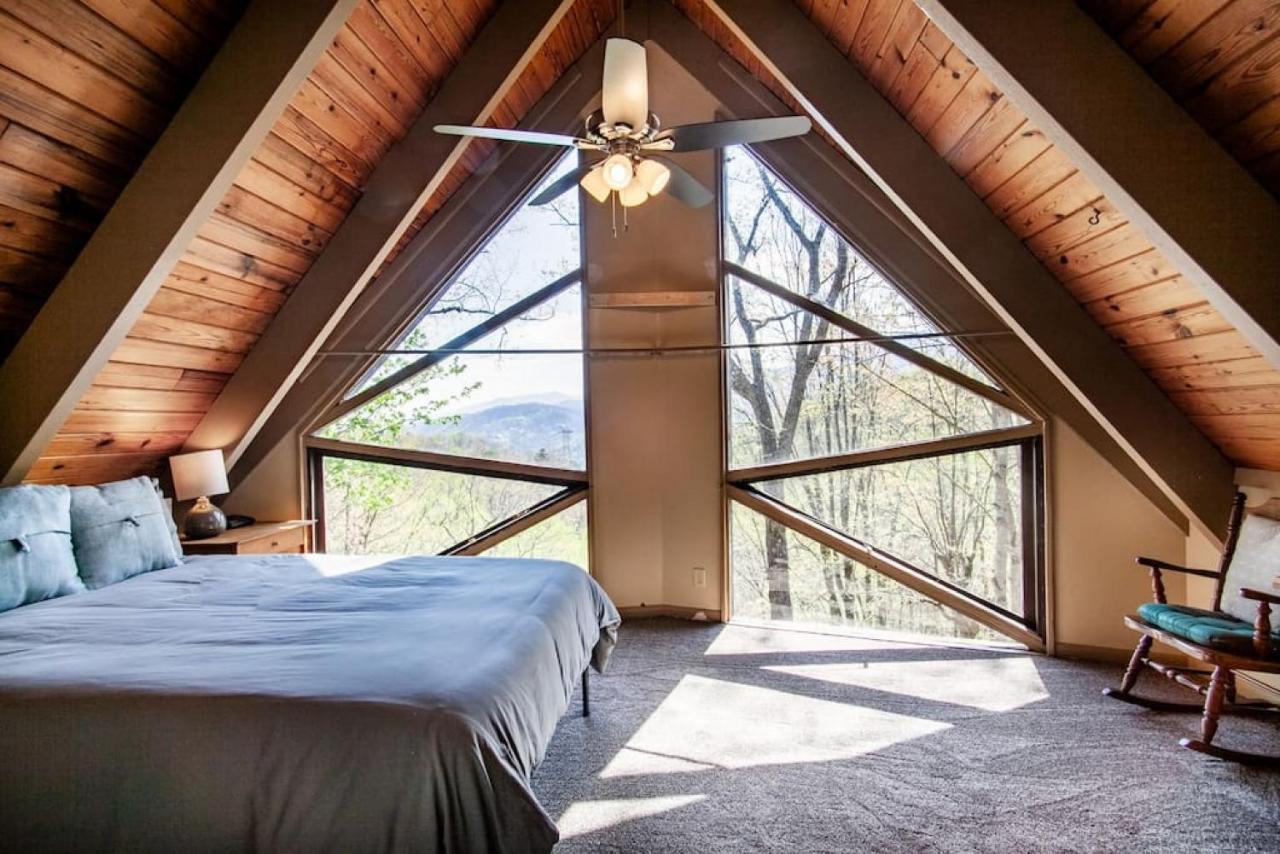Bear View Chalet With Hot Tub And Near Ober Gatlinburg Extérieur photo