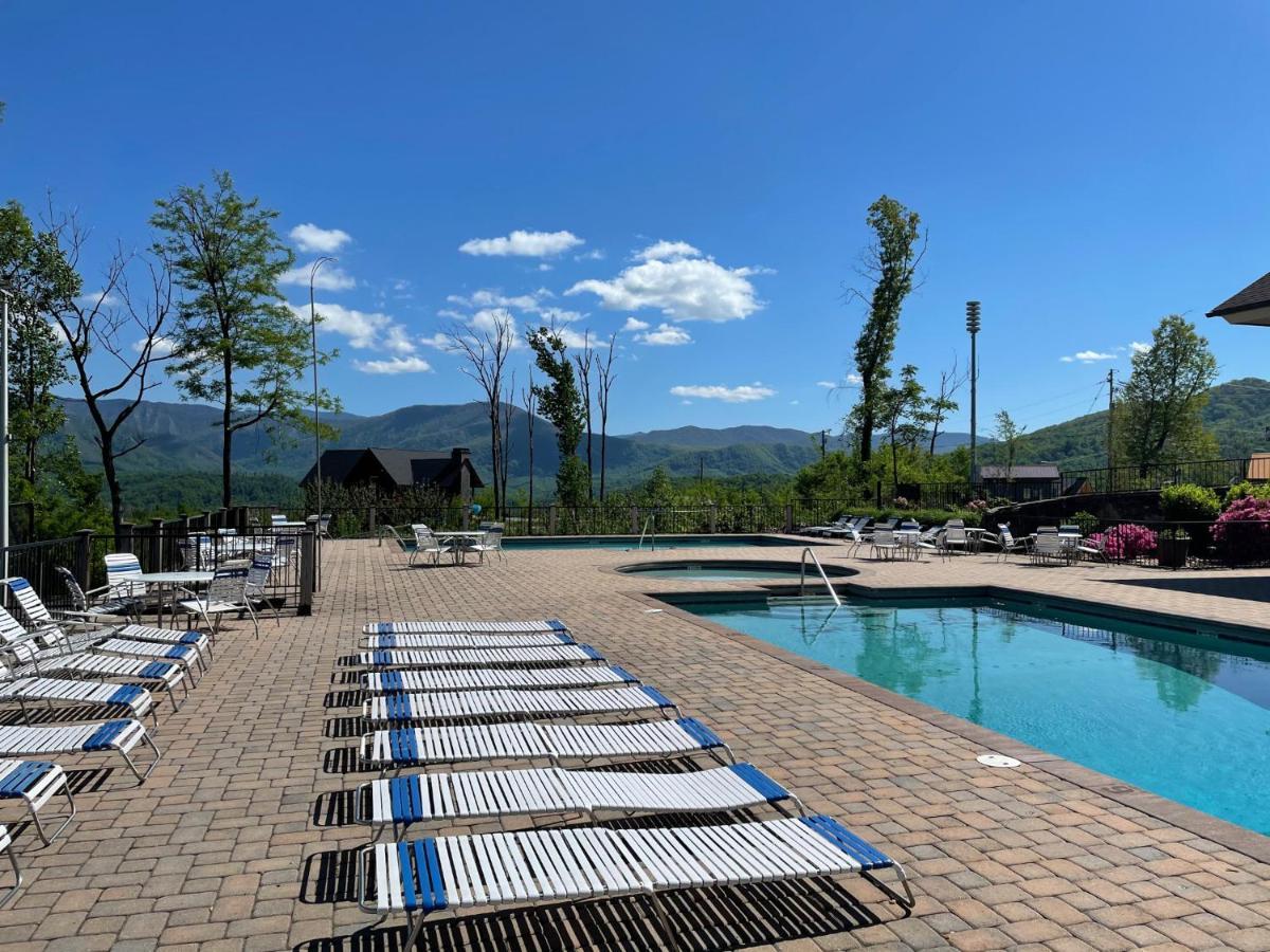 Bear View Chalet With Hot Tub And Near Ober Gatlinburg Extérieur photo